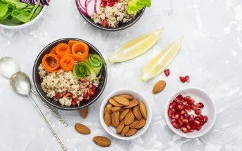 Balancing Indulgent Snackswith Nutritious Opt..