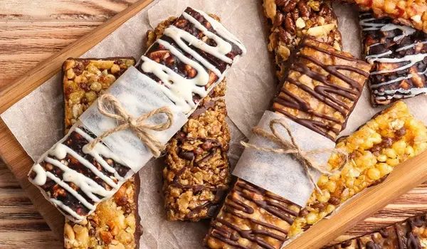 How Does Snacking Impact Mood and Focus Durin..