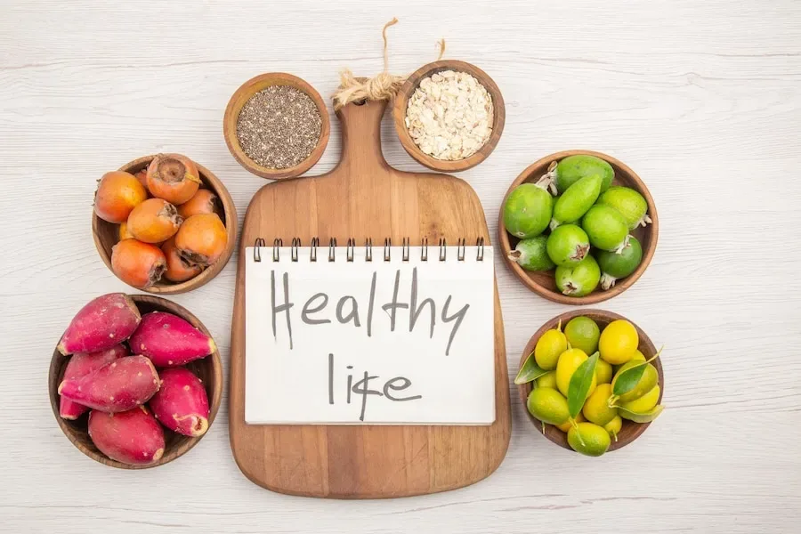 What are the benefits of living a healthy life?