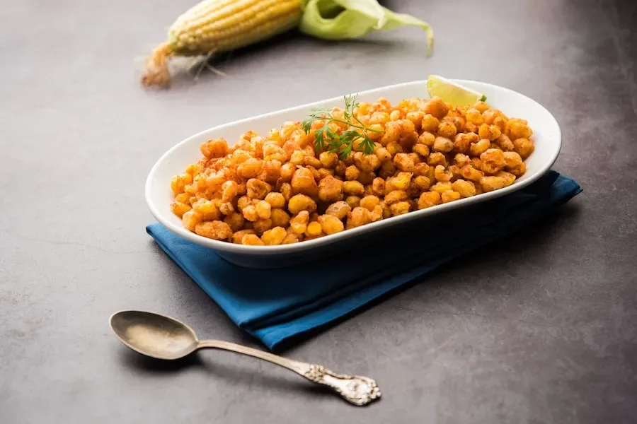 How does corn contribute to eye health with its lutein and zeaxanthin content?