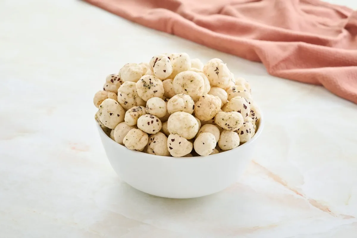 What makes cream and onion makhana a savory delight for snack enthusiasts?