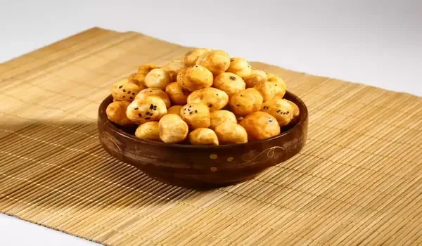 What Are the Key Benefits of Choosing Low-Calorie Snacks Like Makhana?