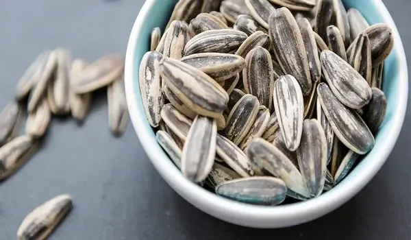 How to eat sunflower seeds for maximum nutrition?